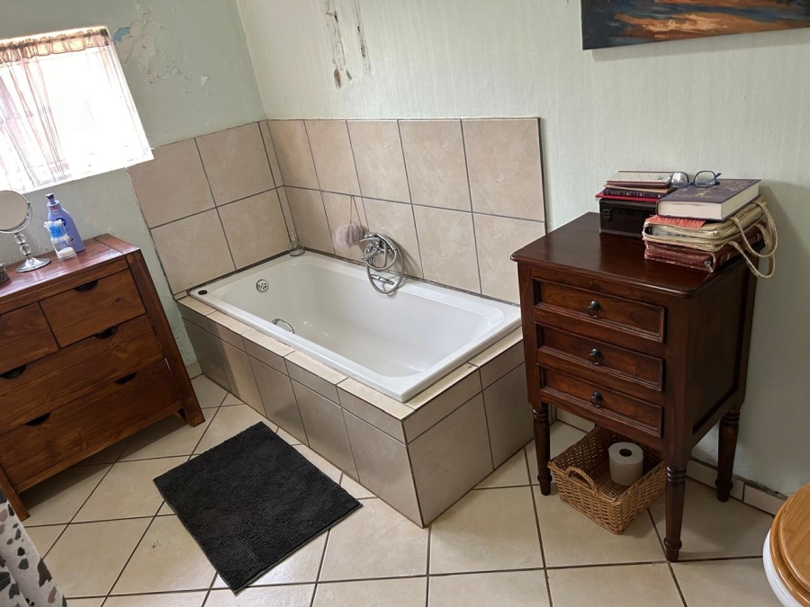 8 Bedroom Property for Sale in Swartruggens North West